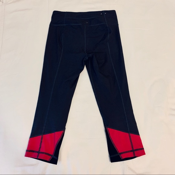 UNDER ARMOUR : Gray/Pink Cropped Workout Pants - Picture 3 of 7
